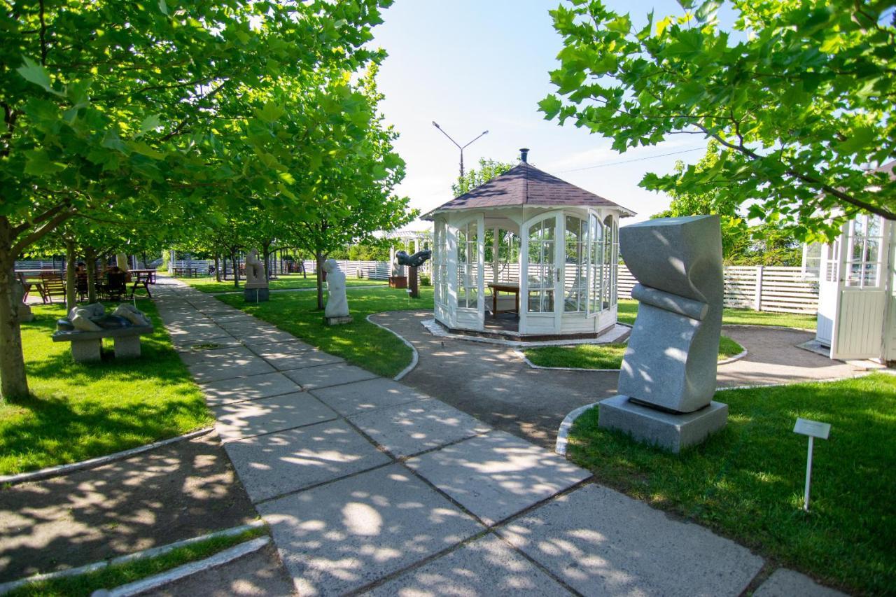Knyazha Hora Hotel Kaniv Exterior foto