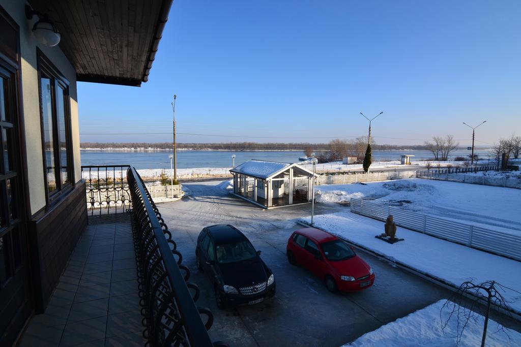 Knyazha Hora Hotel Kaniv Exterior foto