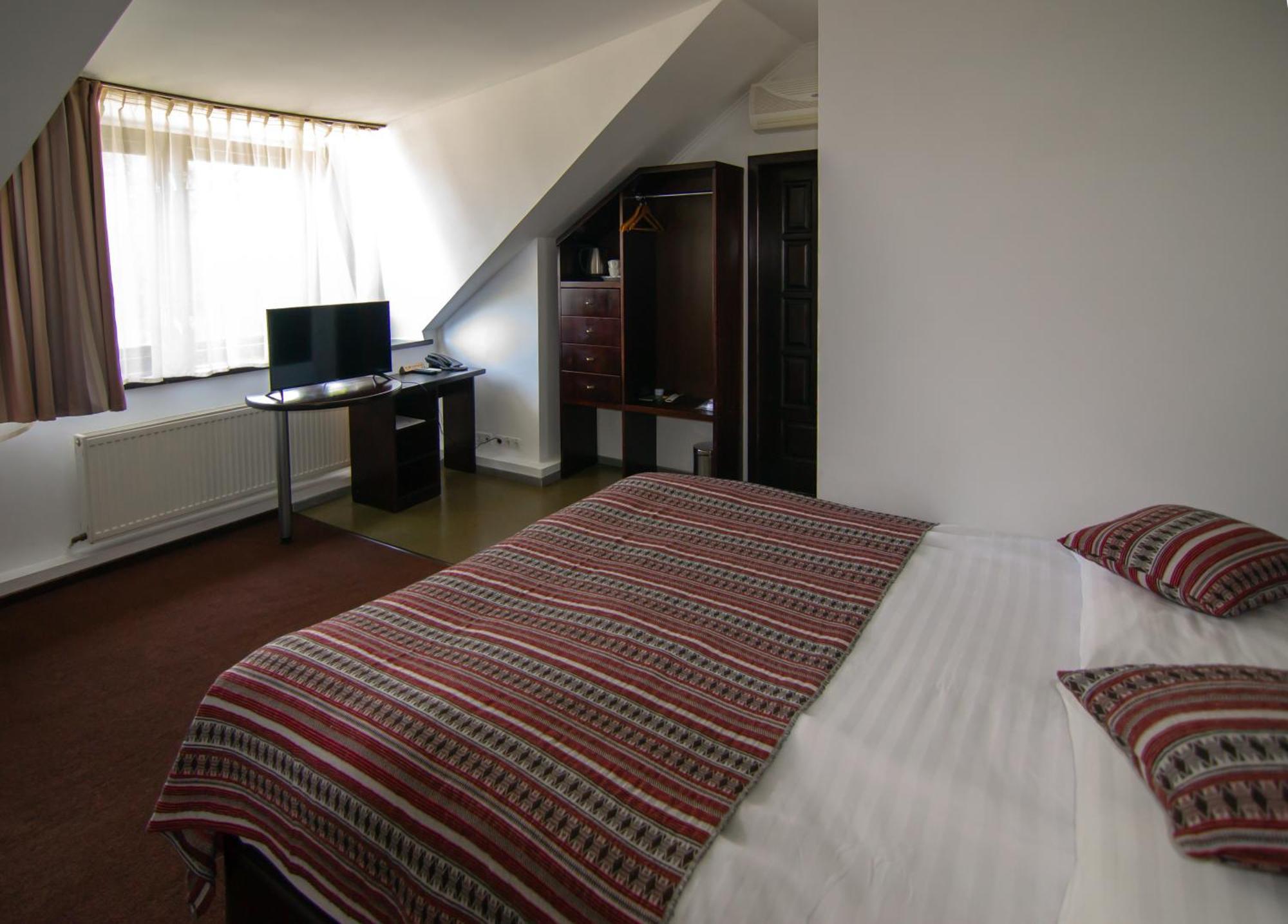 Knyazha Hora Hotel Kaniv Quarto foto