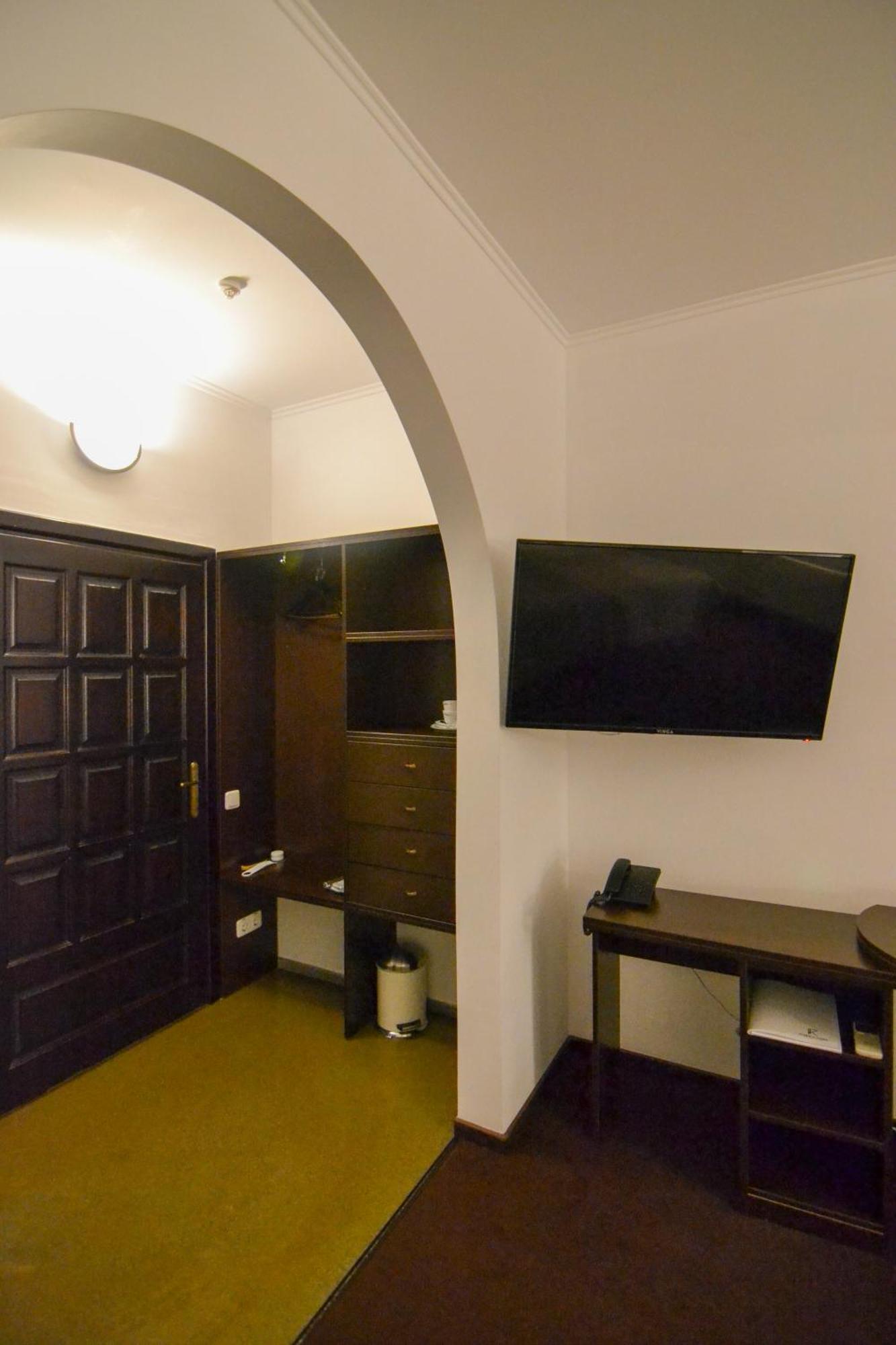 Knyazha Hora Hotel Kaniv Quarto foto